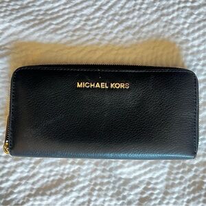 Micheal Kors leather wallet